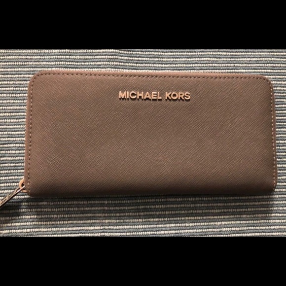 Gray Michael Kors Wallet - Picture 1 of 3